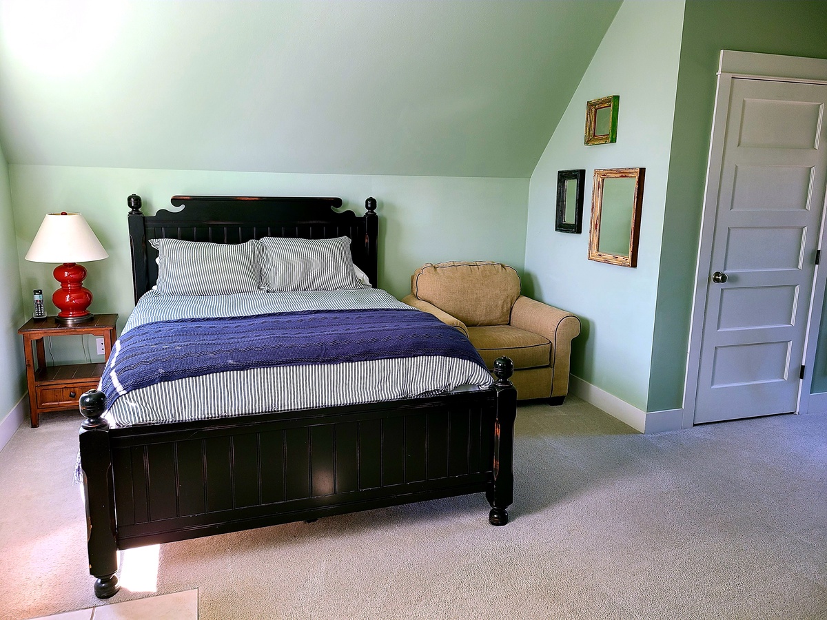 Carriage House features family friendly accommodations with full bath, storage bunk bed and desk for the little ones