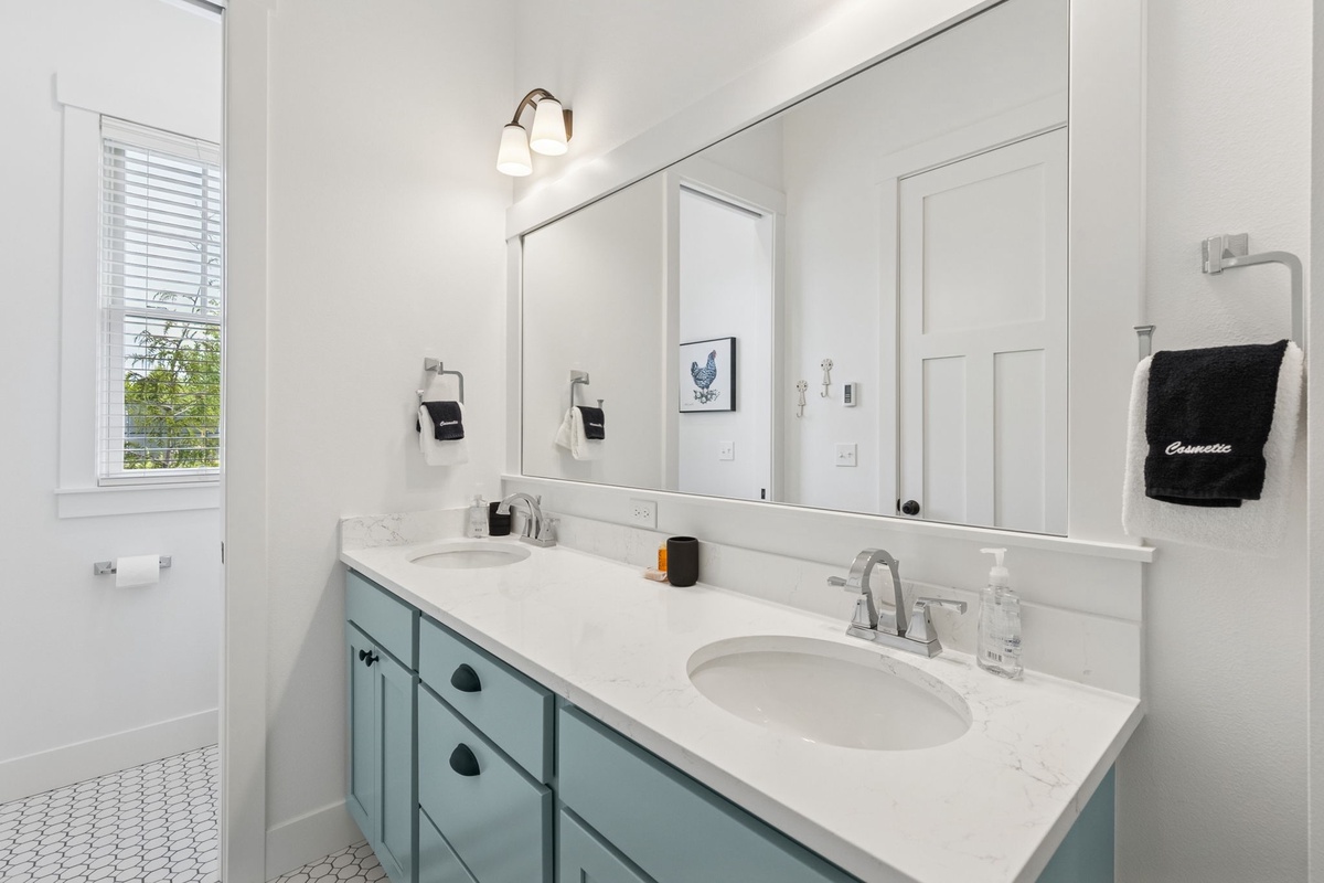 Main level primary ensuite bathroom