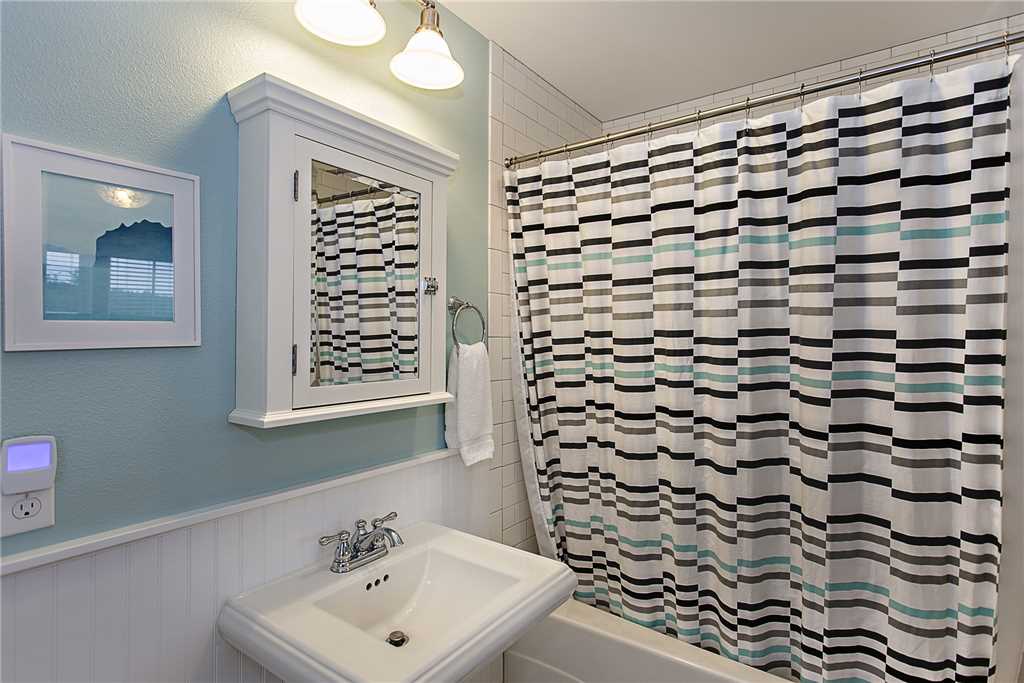 Primary ensuite bathroom