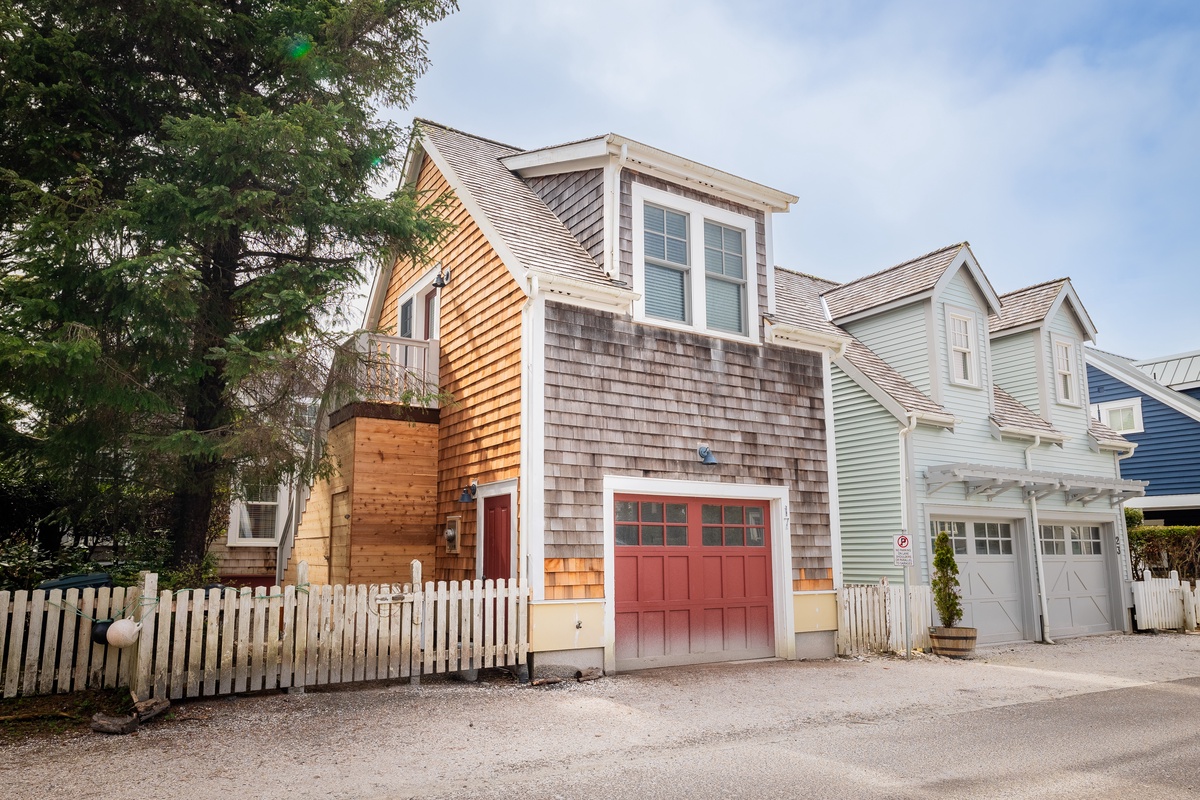 The carriage house offers additional living quarters