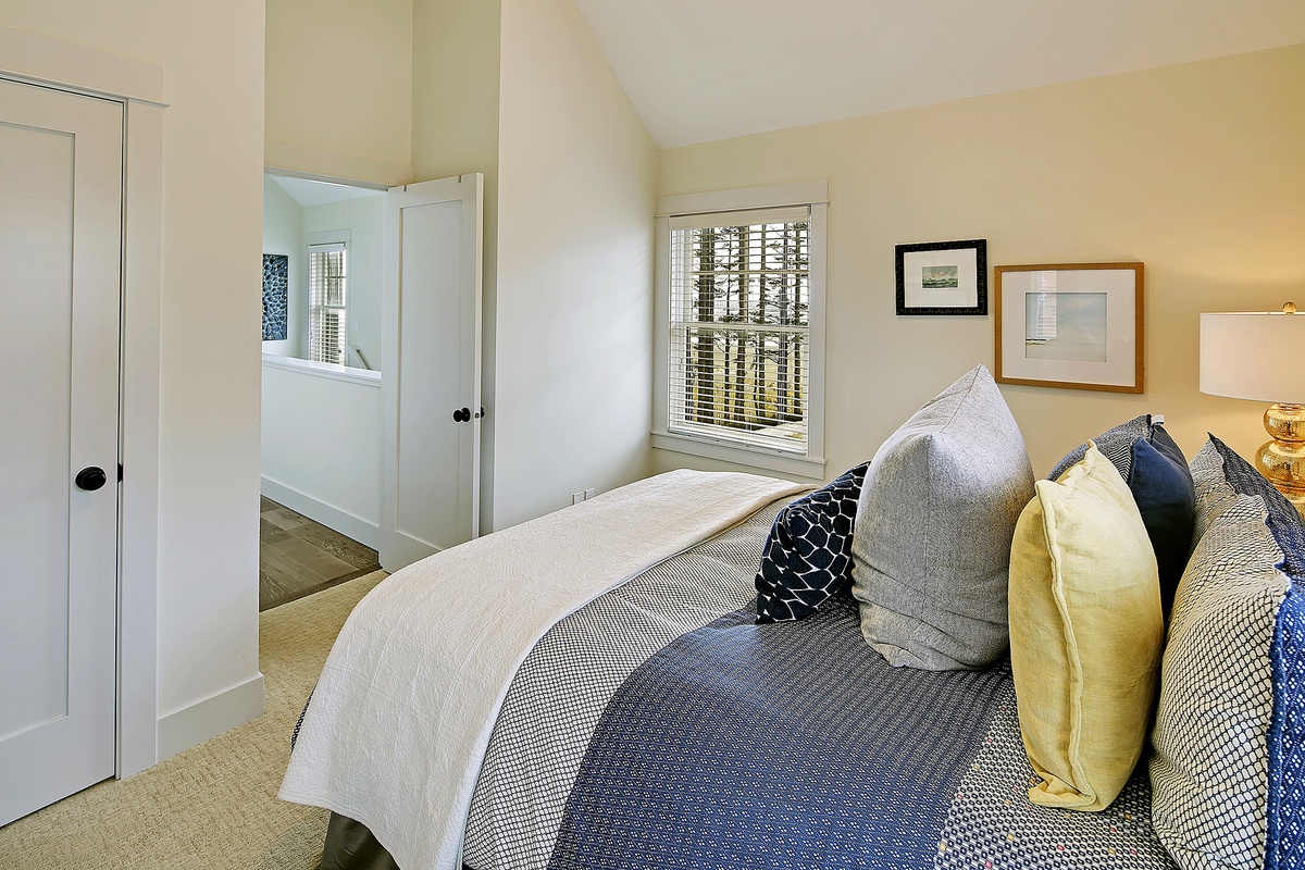 Queen bedroom with ocean views