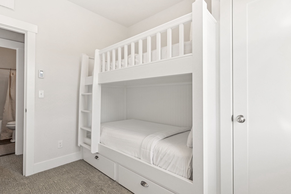 Bunk bedroom