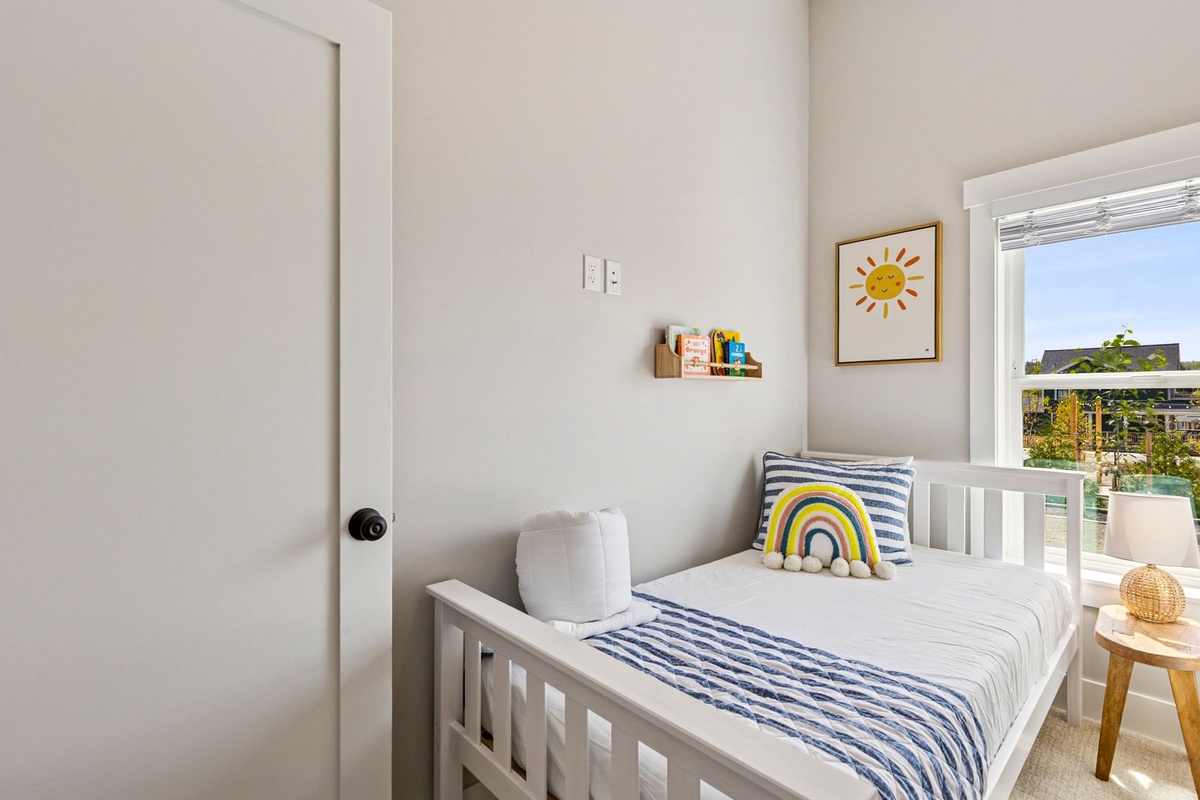 Guest bedroom