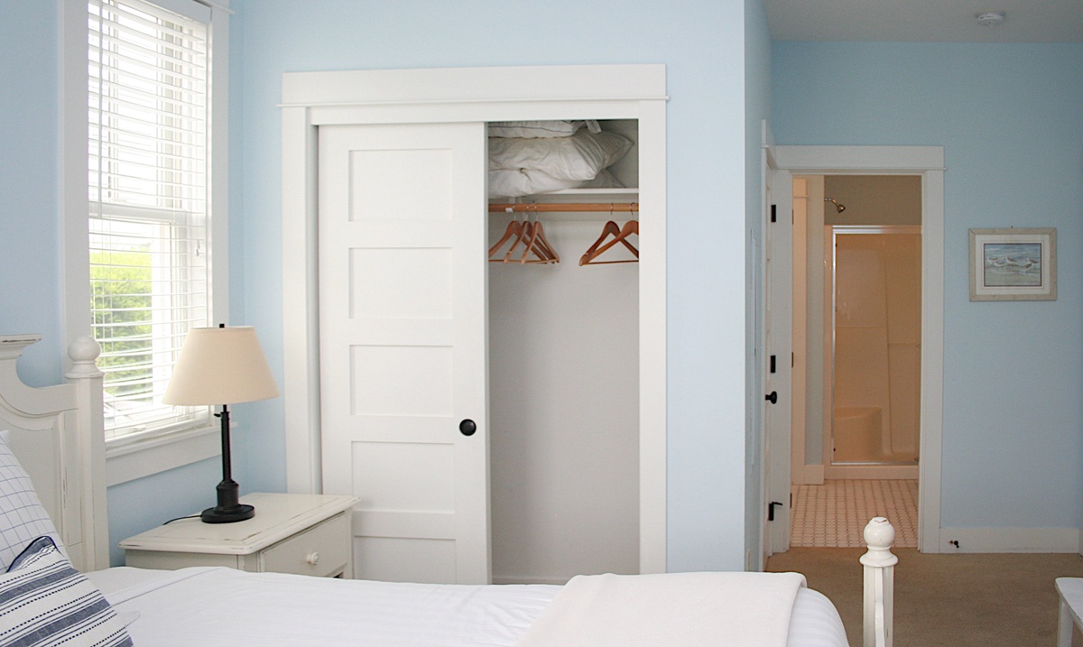 Plenty of space in the closet
