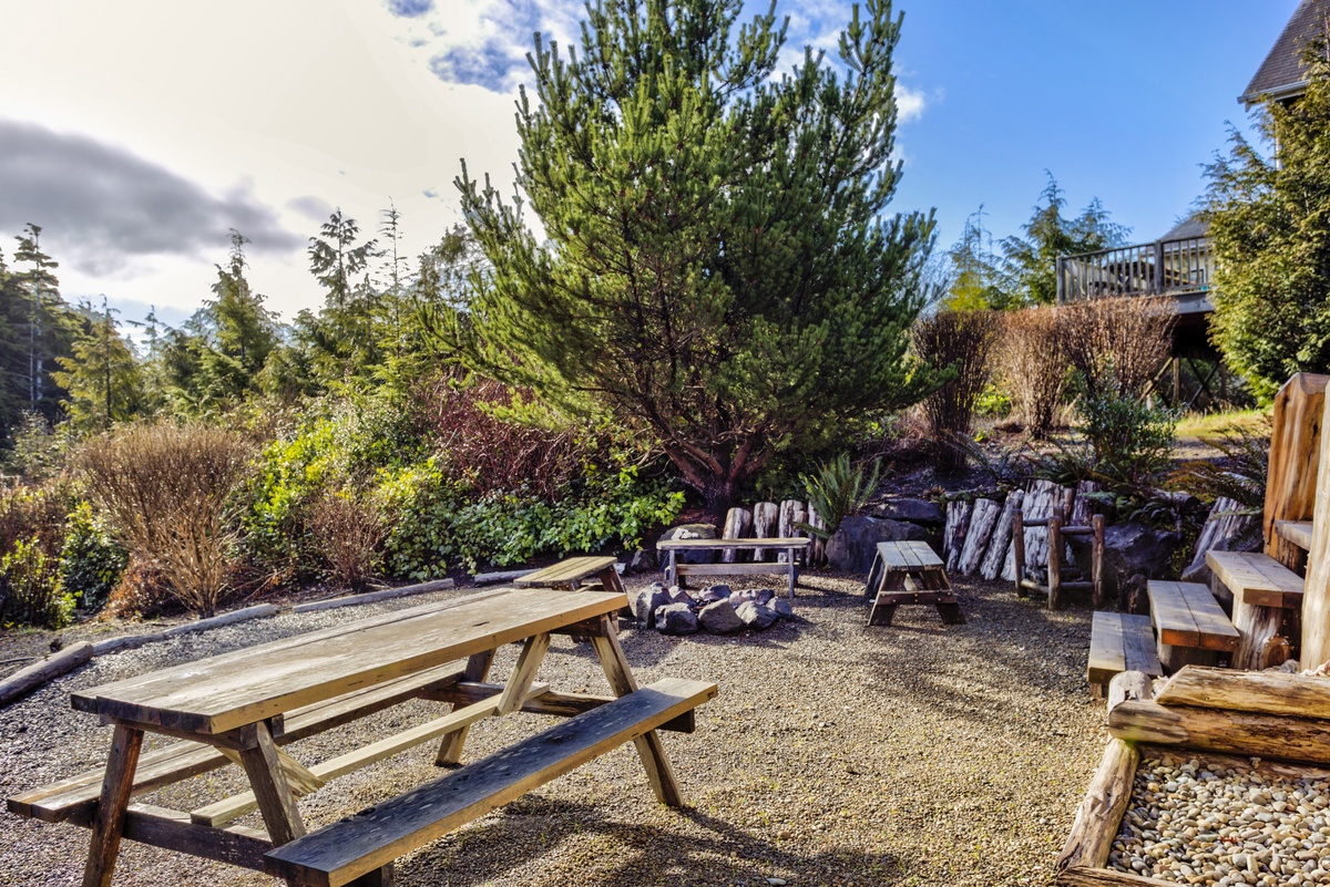 Private fire pit and picnic table 