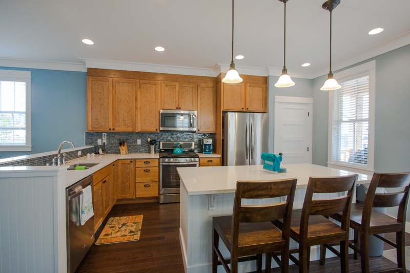 Kitchen with Breakfast bar and chairs