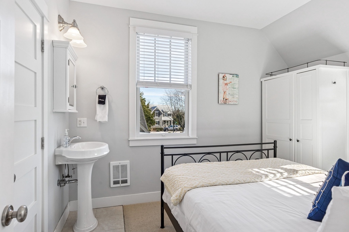 Carriage house queen bedroom