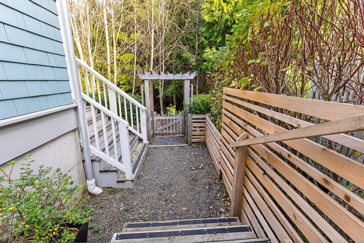 Fully Fenced Yard