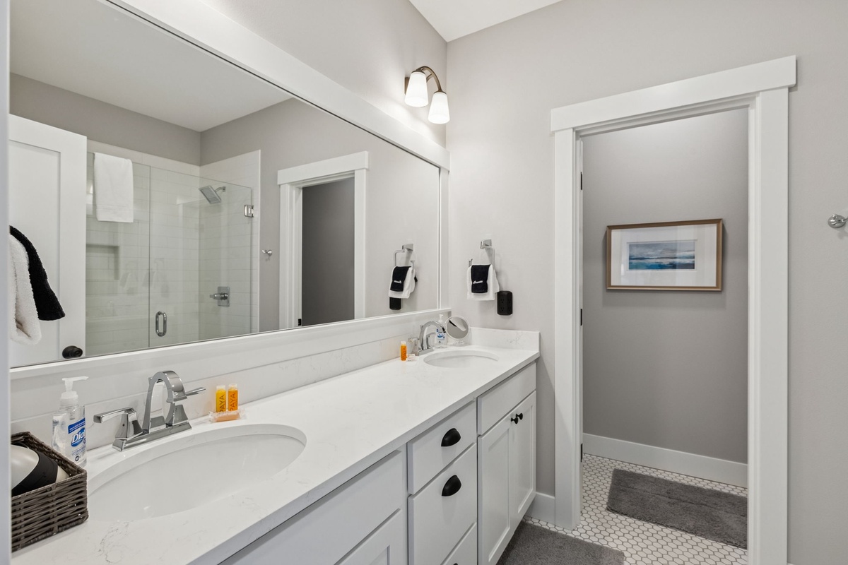 Primary ensuite bathroom