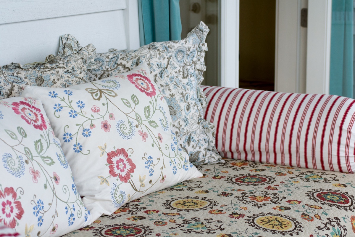 Pullout king size bed in the sun porch for extra sleeping space