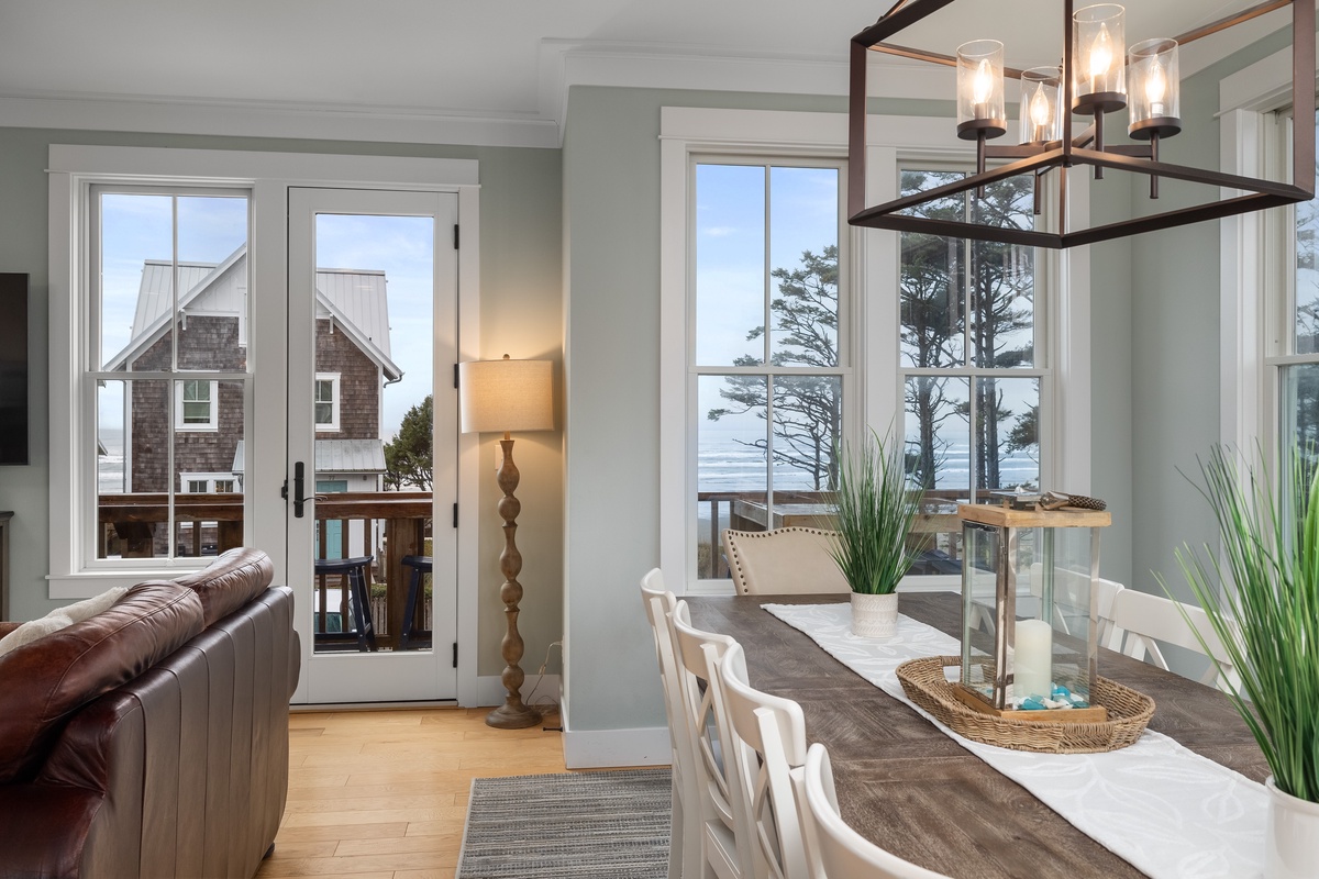 Dining and balcony access