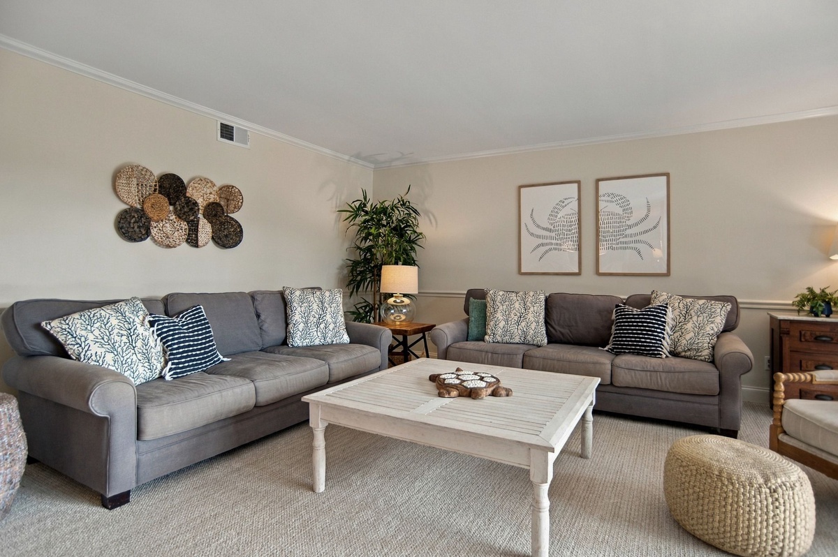 924 Cutter Court | Photo 2