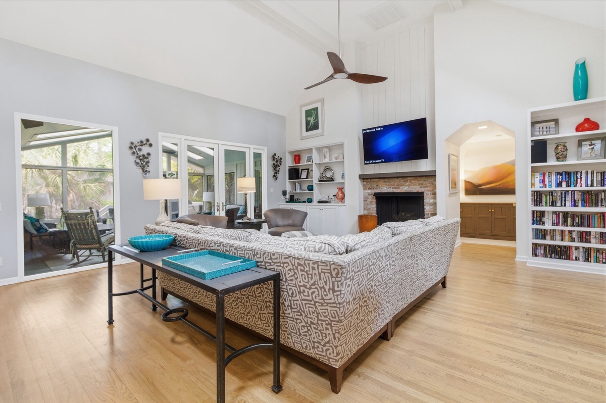 2 Grey Widgeon | Photo 2