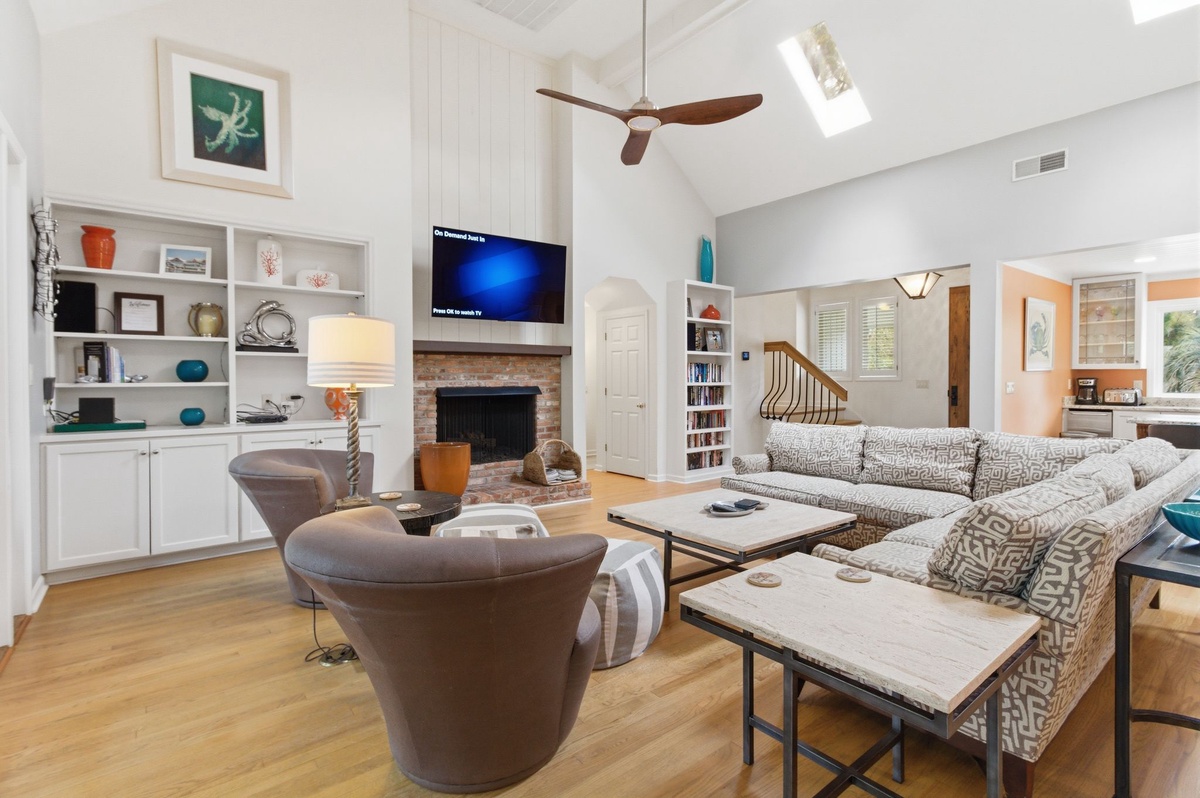 2 Grey Widgeon | Photo 1.