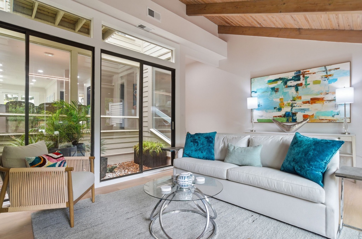 212 Twin Oaks | Photo 2