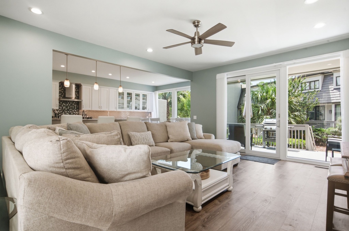 1259 Harbour Town Club | Photo 1.