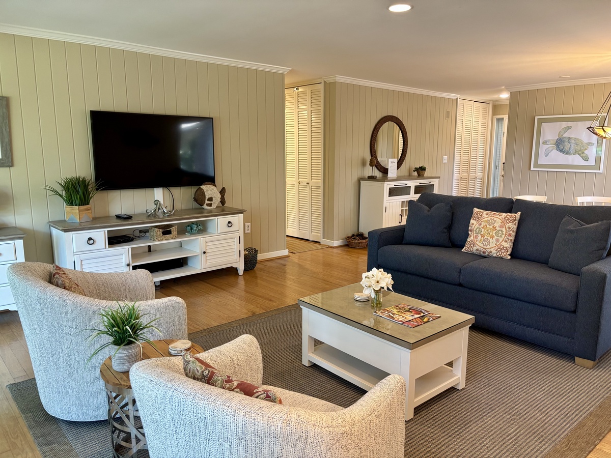 64 Fairway Lane | Photo 2