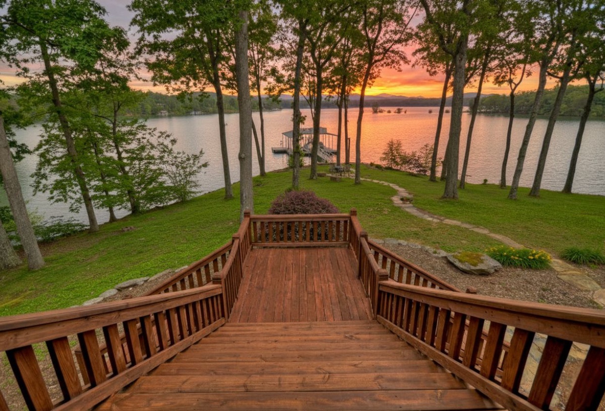 Blue Ridge Lake Retreat Photo