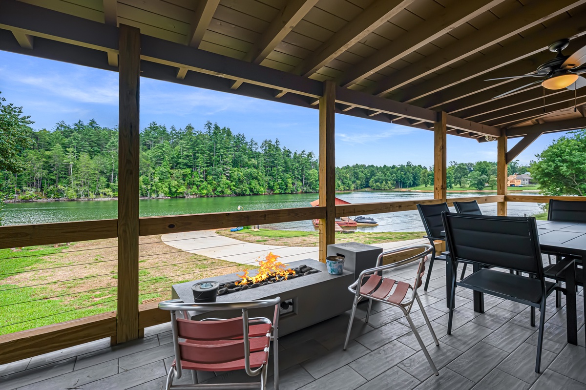 Lazy Lake Loft Photo