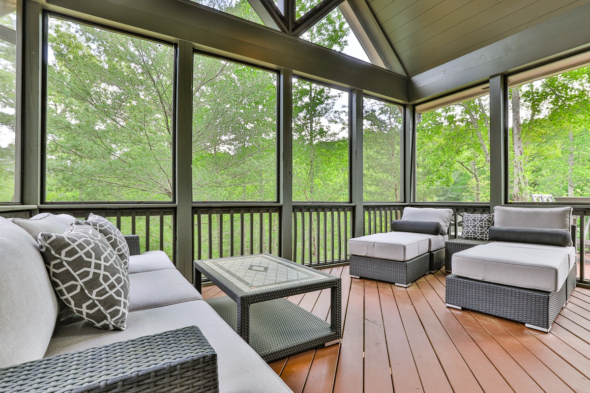 Waters Edge Lodge Photo