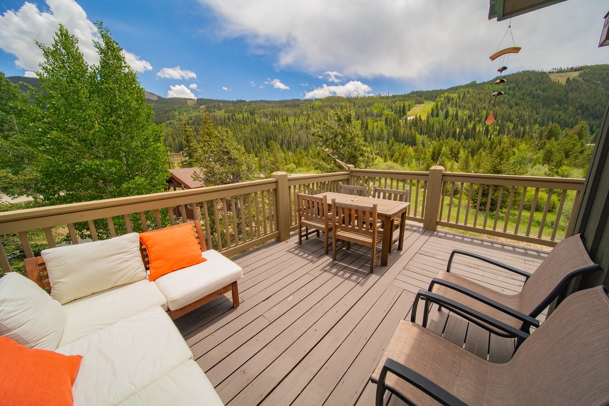 Panoramic Keystone mountain and forest views! #summer