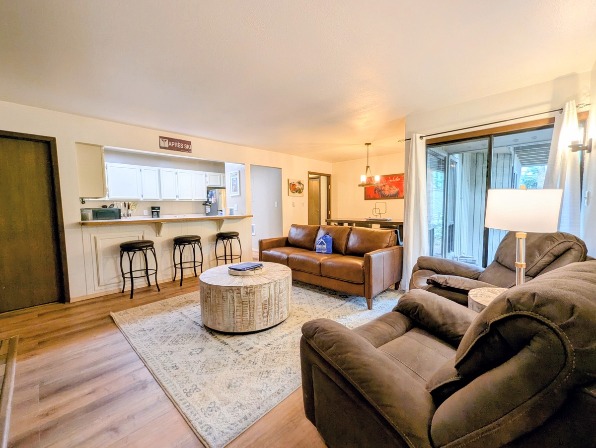 Cozy condo at Flying Dutchman!