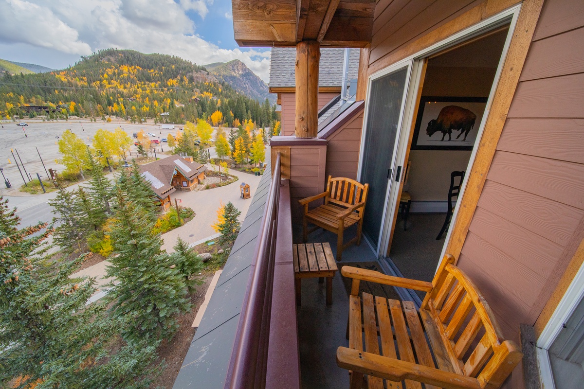 Private top floor balcony #fall