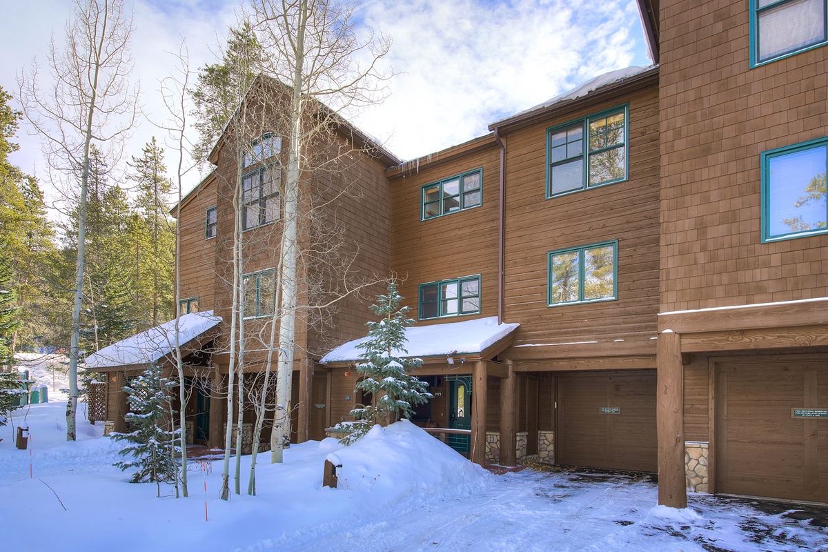 Starfire 1972 with private garage #winter