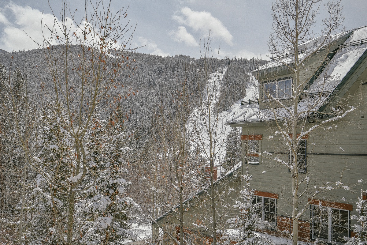 Views of the ski slopes from the private balcony #winter