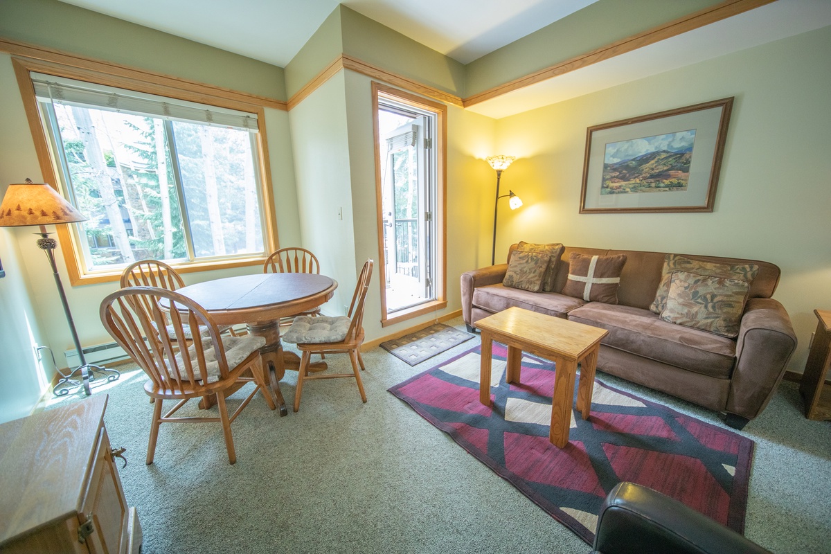 Great Studio condo at Slopeside