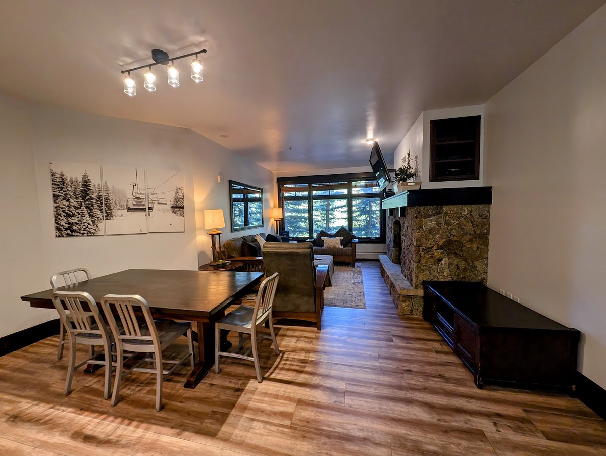 Mountain modern design with an open layout