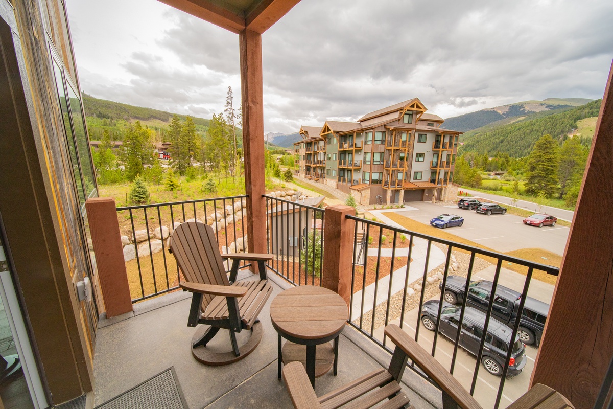 Upper level balcony #summer