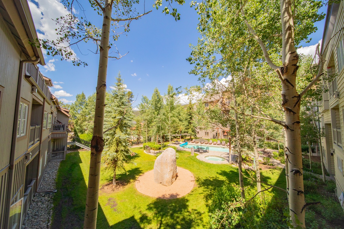 Pool and courtyard views! #summer