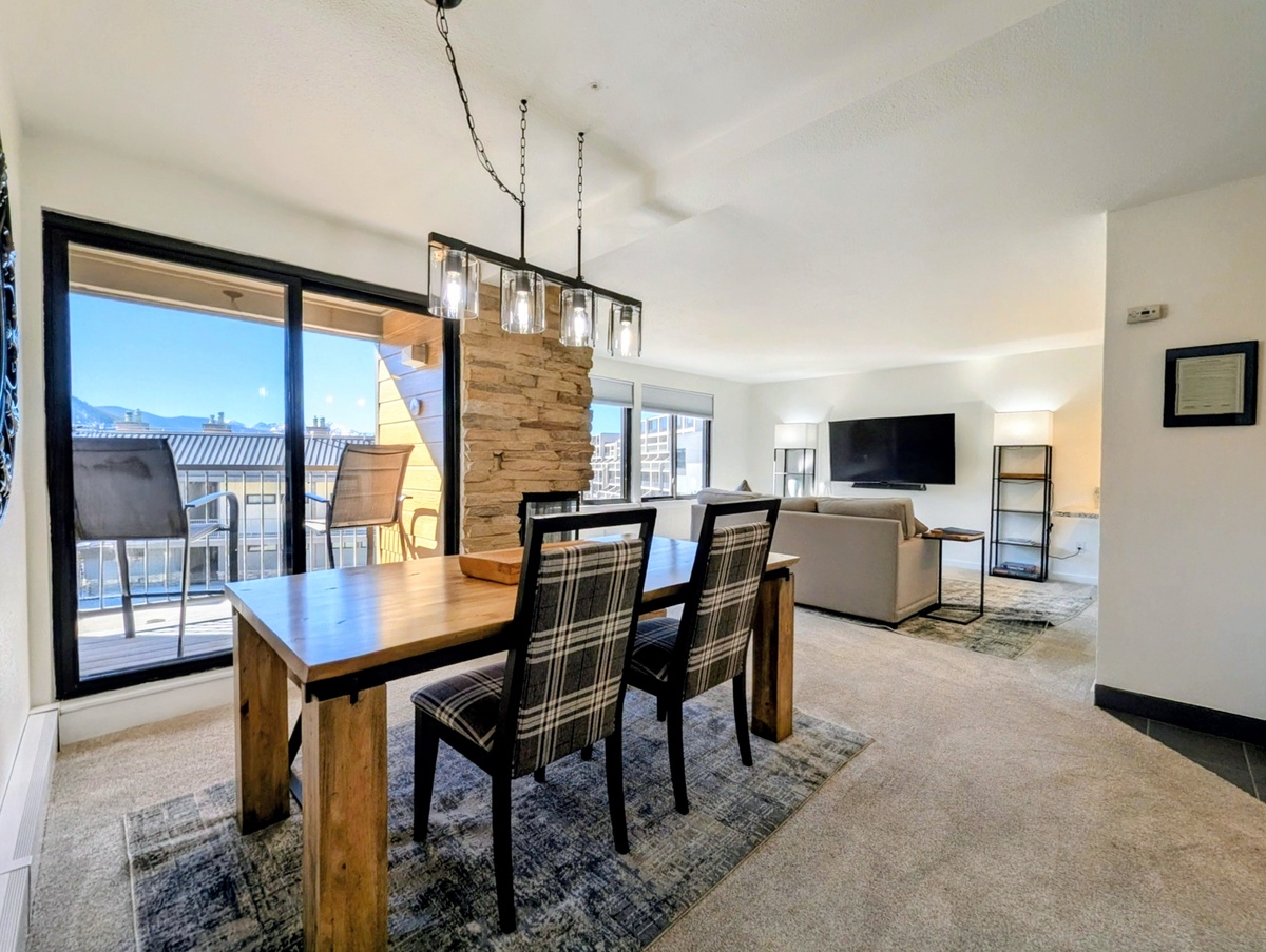 Spacious dining/living room with views