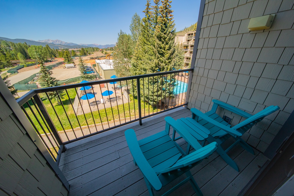 Private upper level balcony! #summer