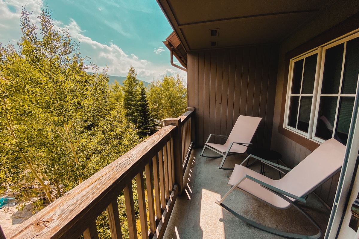 Upper level balcony #summer