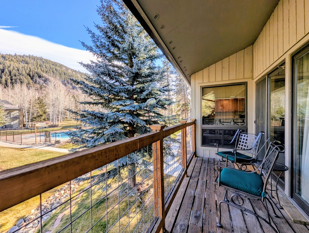 Private Upper level balcony #winter