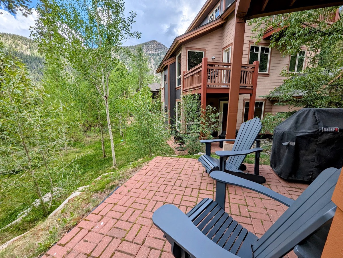 Private ground level patio #summer