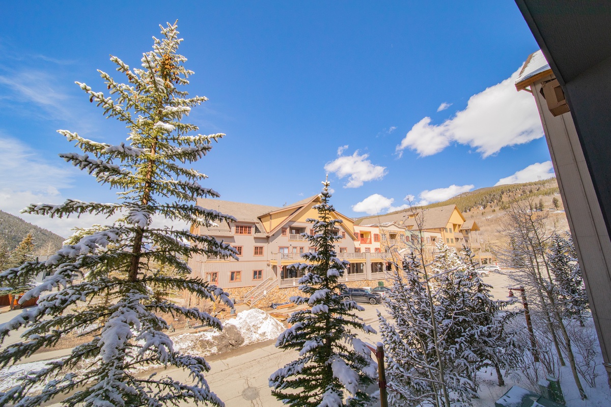 Enjoy Colorado blue skies from your balcony #summer