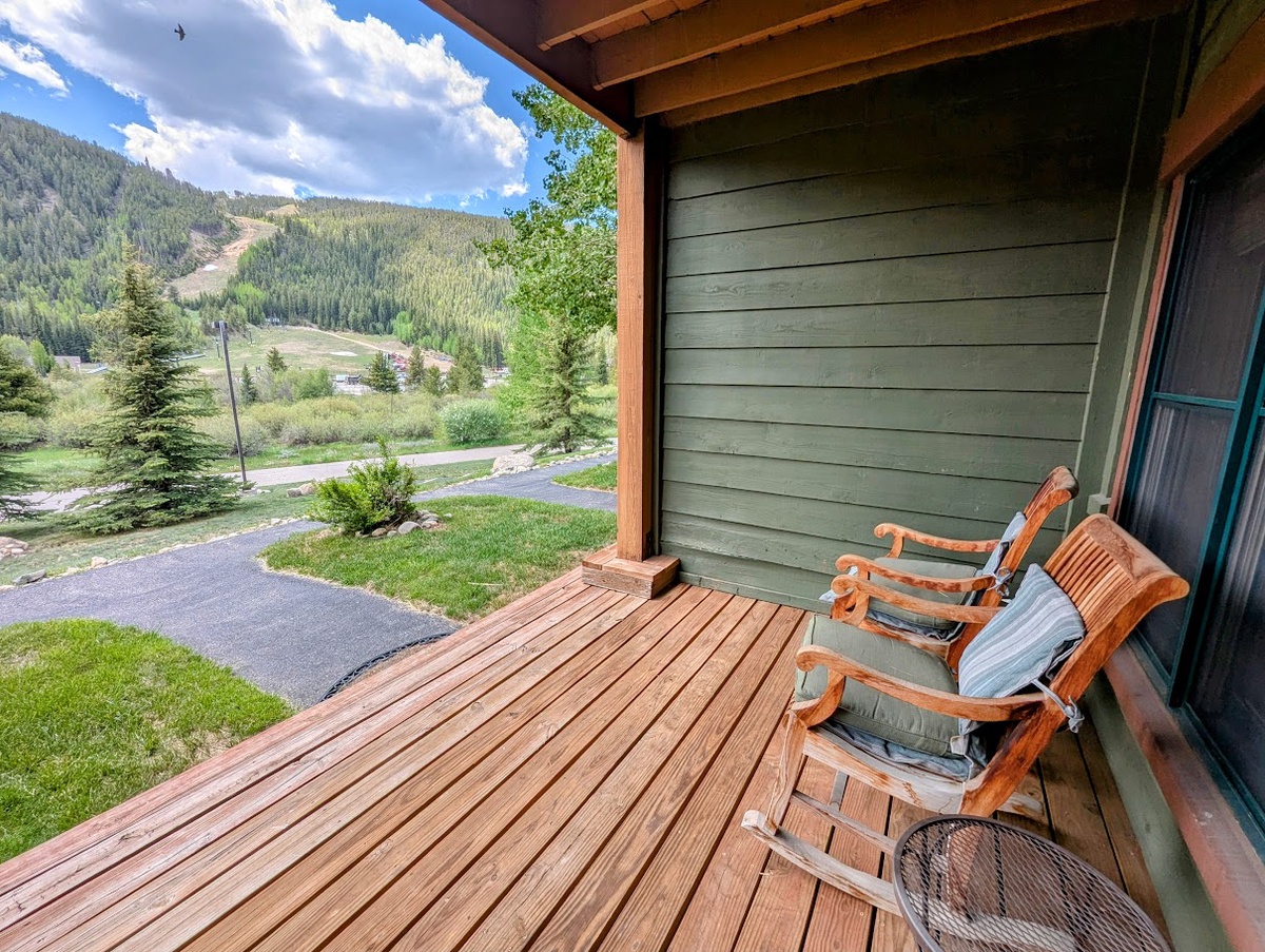 Private ground level patio #summer