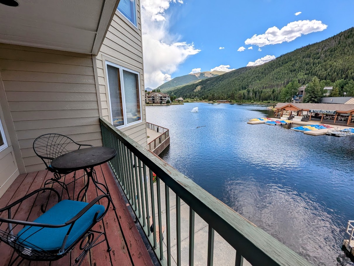 Private balcony with a view of Keystone Lake #summer