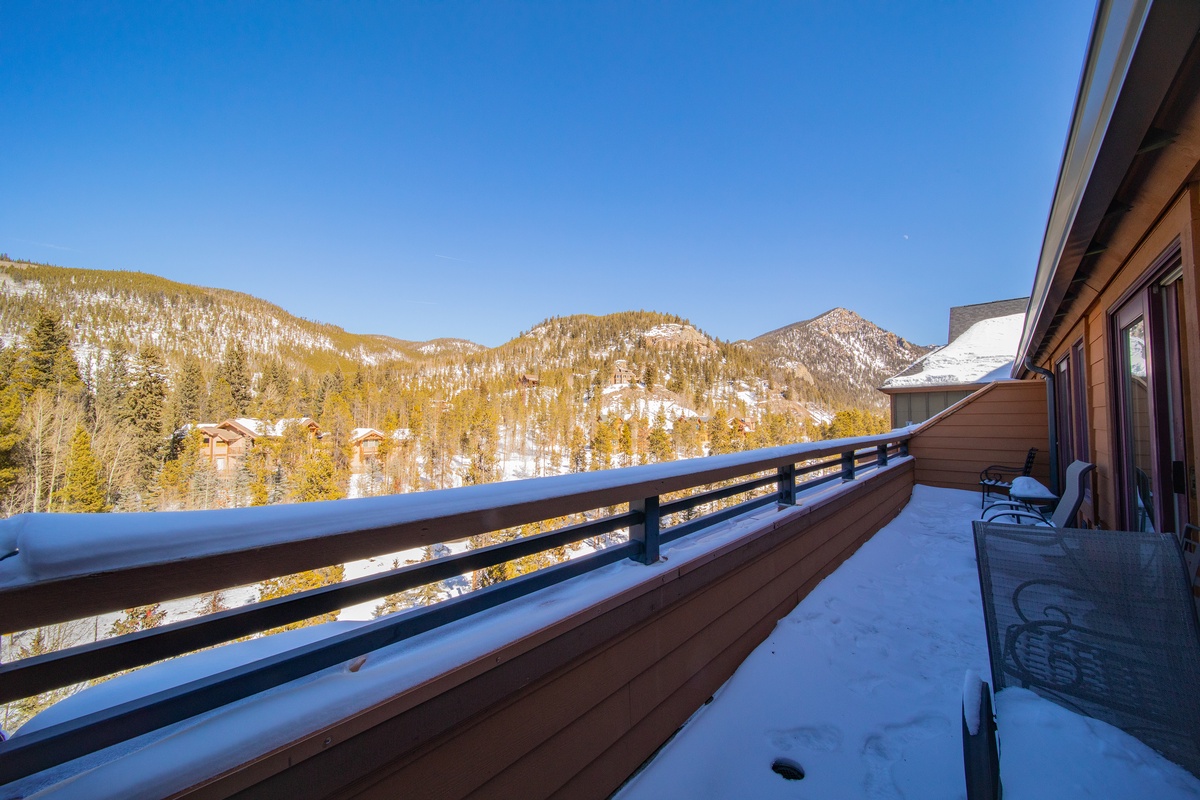 Top floor balcony with mountain views! #winter
