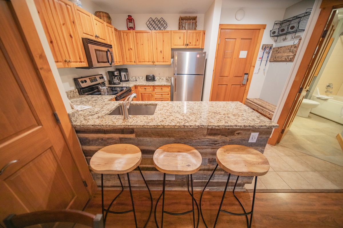 Bar stool seating at the countertop