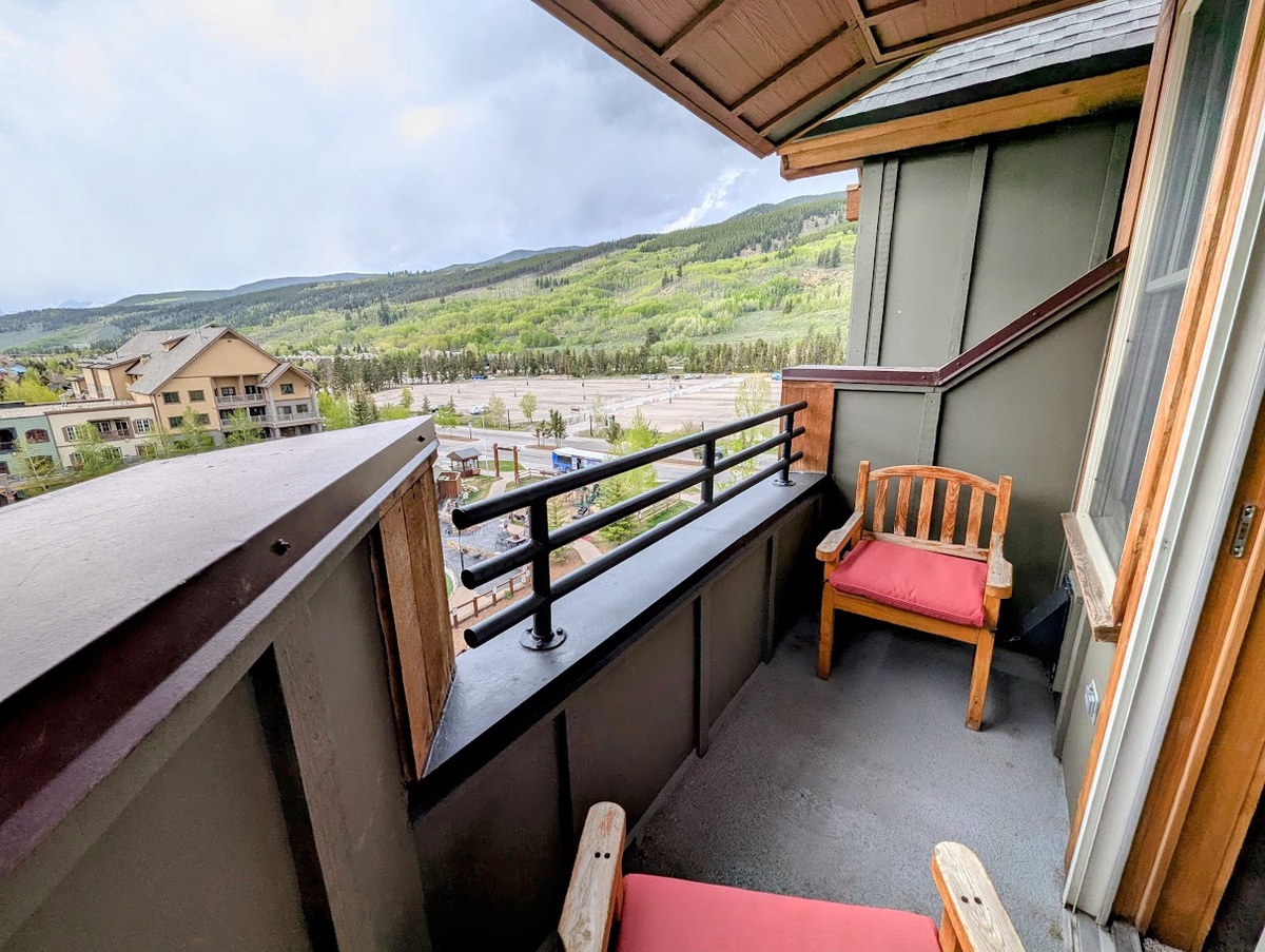 Private top level balcony #summer