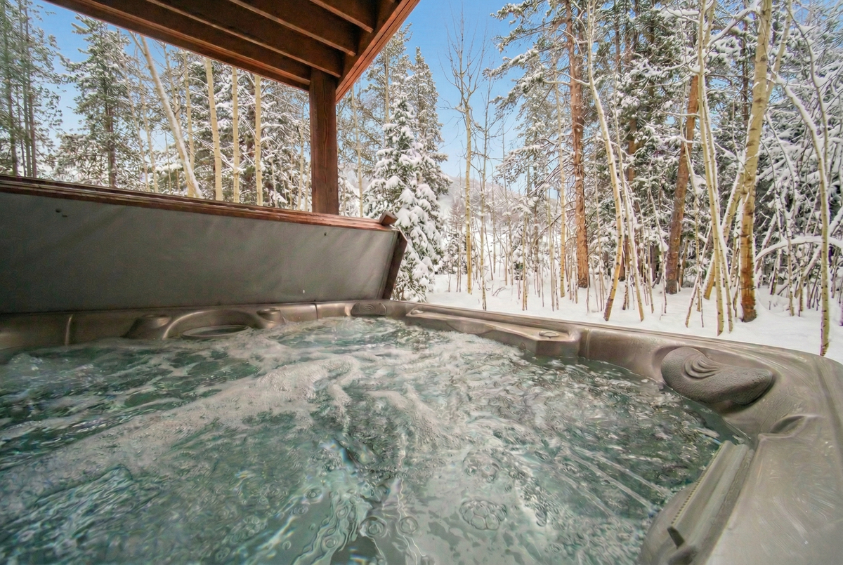 Bryant Home Private Hot Tub in Keystone