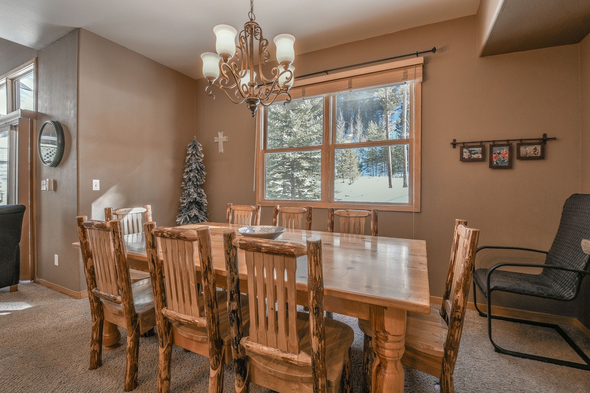 Dining table perfect for family dinners