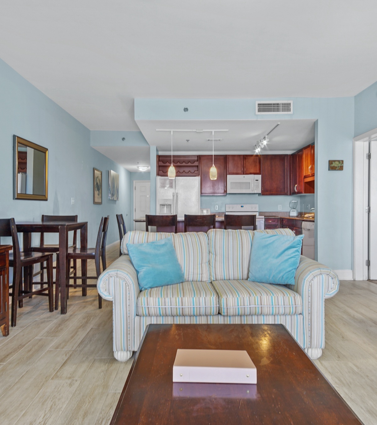 Laketown Wharf #1025