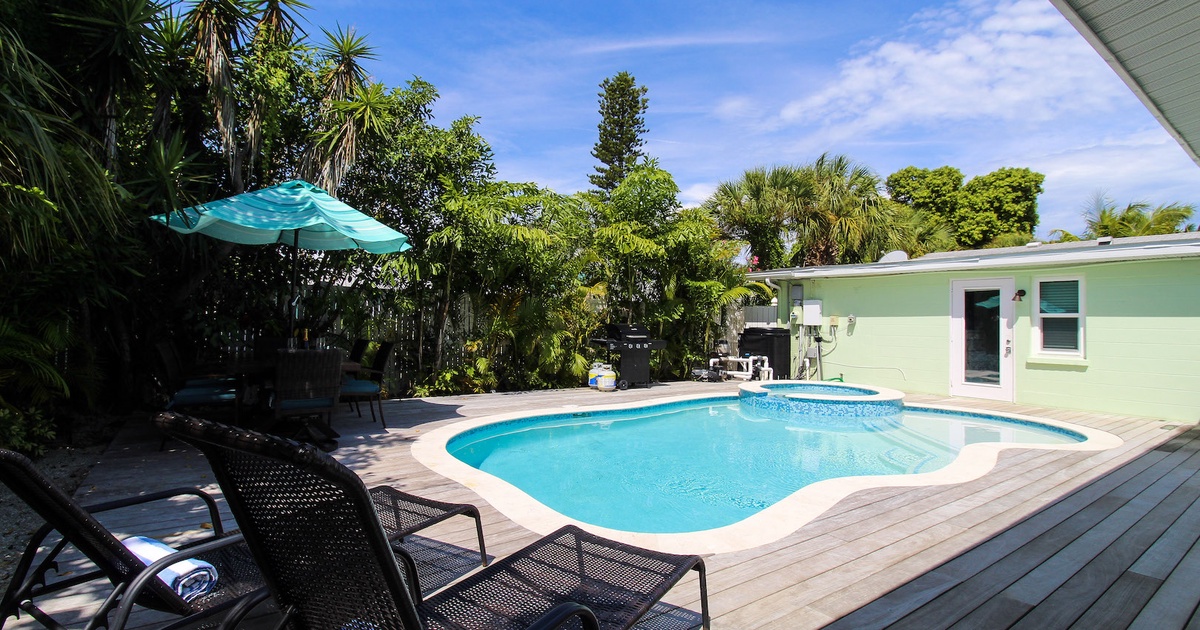 Beach Breeze - Vacation Rental in Anna Maria,FL | AMI Locals