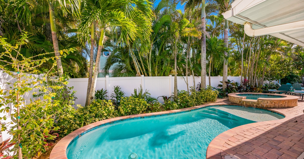 Blue Coral Beach House Vacation Rental in Holmes Beach,FL AMI Locals