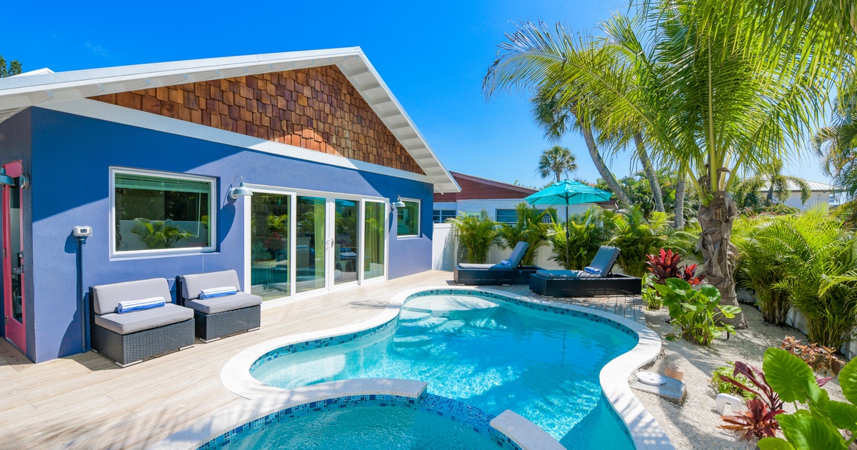 Last Resort - Vacation Rental in Holmes Beach,FL | AMI Locals